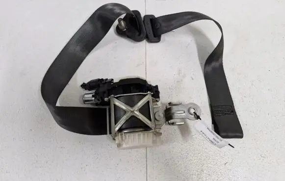 Renault Clio III Front seatbelt