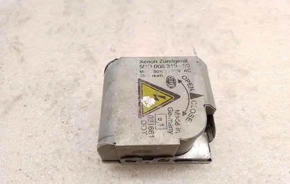 BMW X5 E53 Headlight ballast module Xenon 5DD00831950