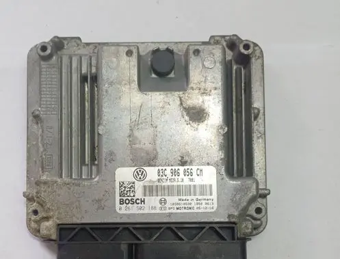 Skoda Octavia Mk2 (1Z) Engine control unit/module 03C906056CM 0261S02188 MED9510