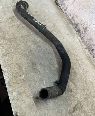 Nissan Qashqai J12 Engine coolant pipe/hose