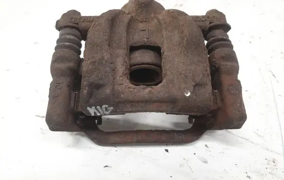 Honda CR-V Rear brake caliper