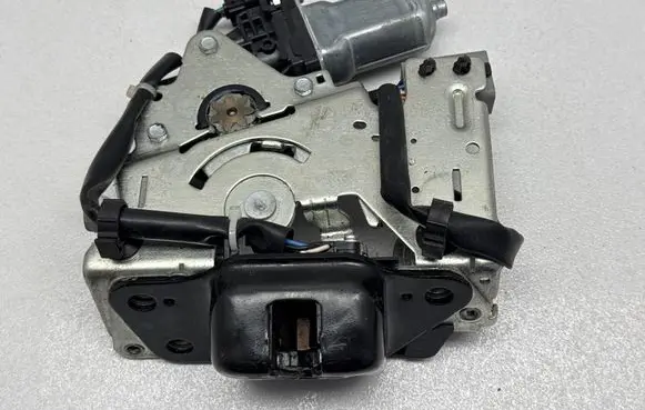 Chrysler Pacifica Tailgate/trunk/boot lock/catch/latch T120032