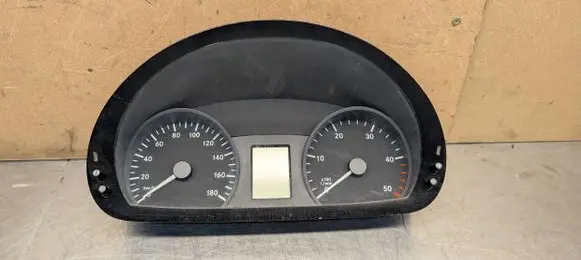 Speedometer (instrument cluster)