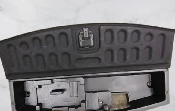 Chevrolet Captiva Glove box in trunk 96630534