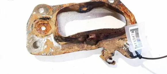 Volkswagen PASSAT B6 Bracket in trunk/boot