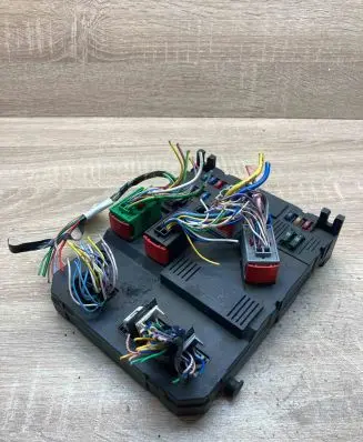 Peugeot 407 Fuse module 624565407 9643851580D04