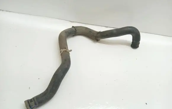 Toyota Avensis T220 Engine coolant pipe/hose
