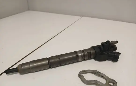 Volvo V70 Fuel injector 31272690 0445116016