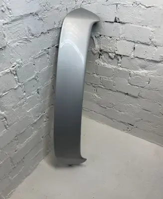 Tailgate/trunk spoiler