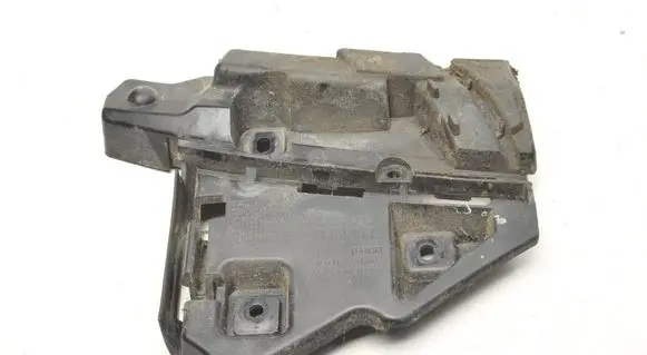 Volvo C30 Front bumper mounting bracket 31214884