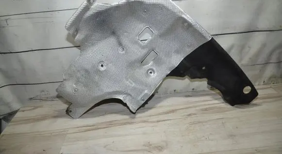 Nissan Note (E12) Heat shield in engine bay 