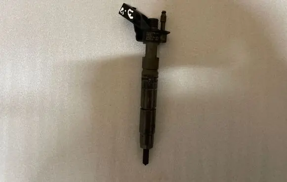 Mercedes-Benz ML W166 Fuel injector A6420701187