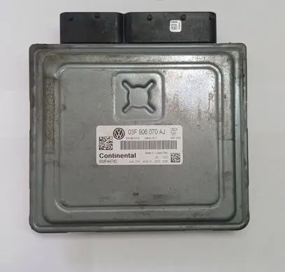 Volkswagen Golf VI Engine control unit/module 03F906070AJ 5WP44740
