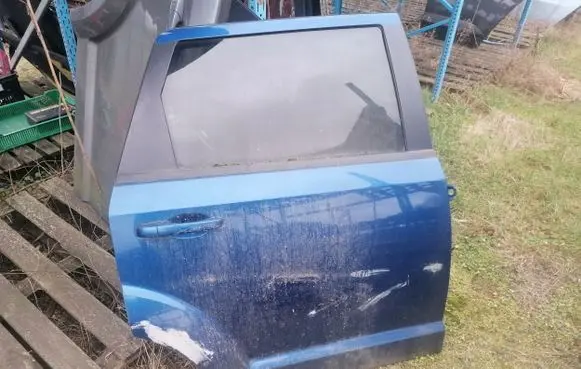 Dodge Journey Rear door