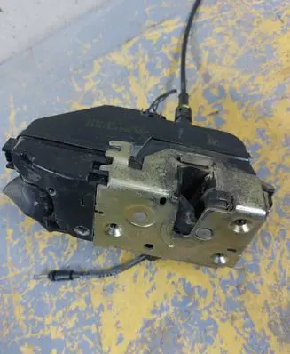 Renault Scenic II - Grand scenic II Front door lock 119122