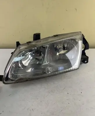Nissan Almera N16 Headlight/headlamp 26060BM411 89003333 8900333