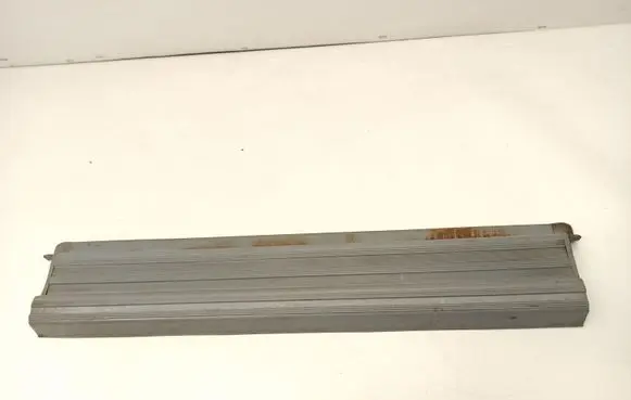Mercedes-Benz S W126 Rear sill trim cover