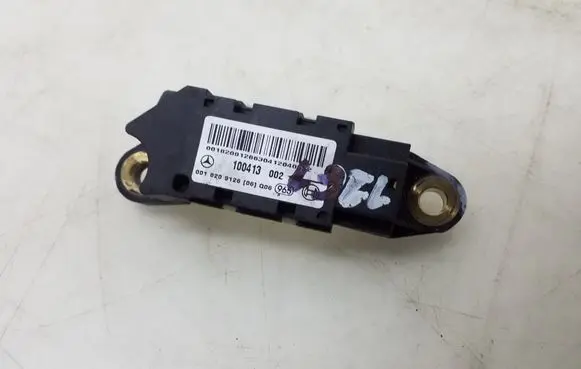 Mercedes-Benz CLC CL203 Airbag deployment crash/impact sensor A0018209126