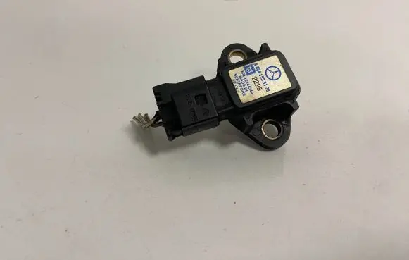 Mercedes-Benz Vito Viano W639 Air pressure sensor A0041533128 16244349