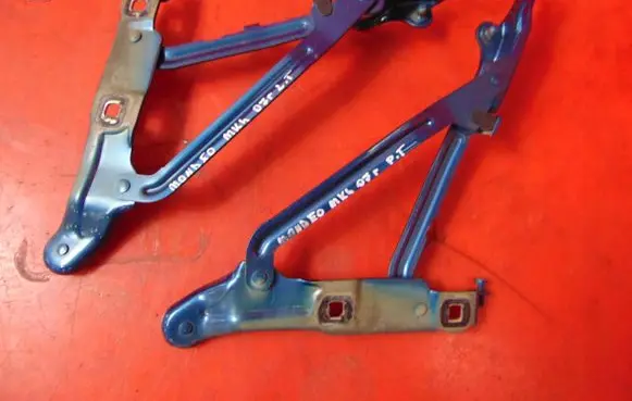 Ford Mondeo MK IV Tailgate/trunk/boot hinge
