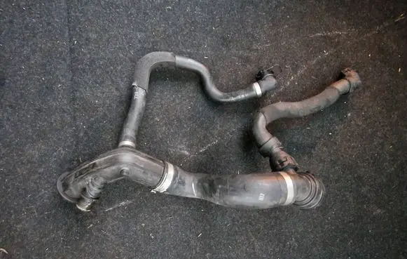 BMW 5 G30 G31 G38 Engine coolant pipe/hose 8602665 9299619