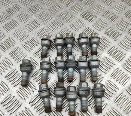 Audi Q7 4M Nuts/bolts 8R0601295