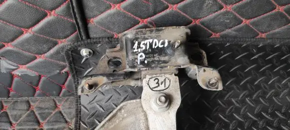 Ford Fiesta Engine mount vacuum valve 8V517M121AF