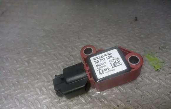 Volvo C30 Airbag deployment crash/impact sensor 30737138