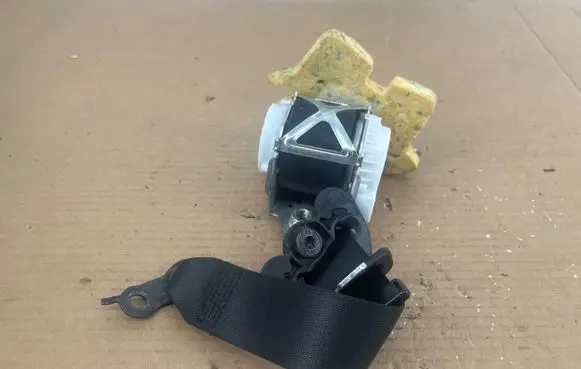 BMW 1 F20 F21 Front seatbelt 34078320 2411110544