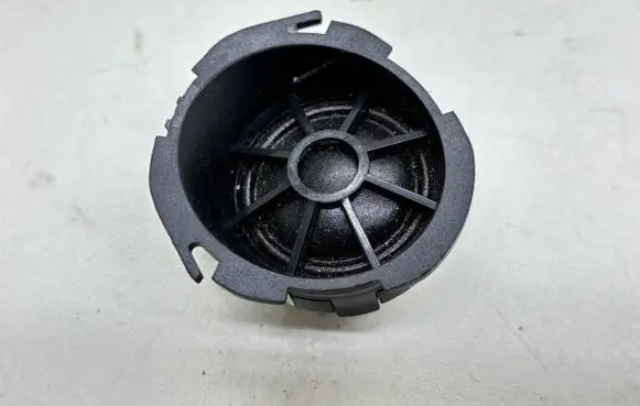 Audi A3 S3 A3 Sportback 8P Front door speaker 8P0035399C