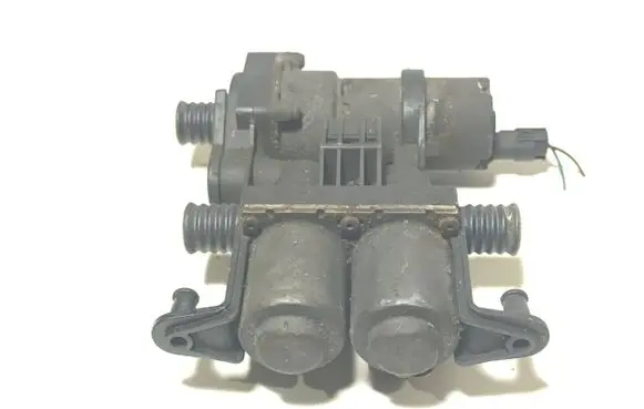 BMW 5 E39 Coolant heater control valve 8372004