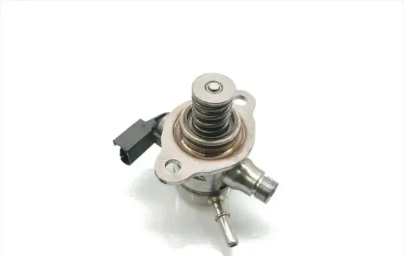 Skoda Octavia Mk3 (5E) Fuel injection high pressure pump 05E127027D