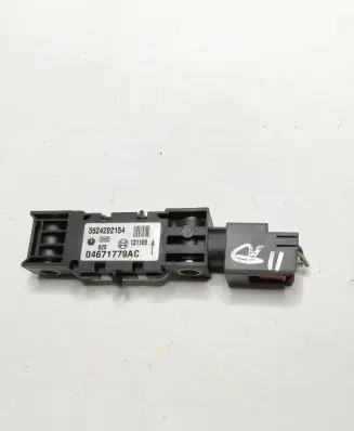 Jeep Grand Cherokee (WK) Airbag deployment crash/impact sensor 04671779AC 3524202154