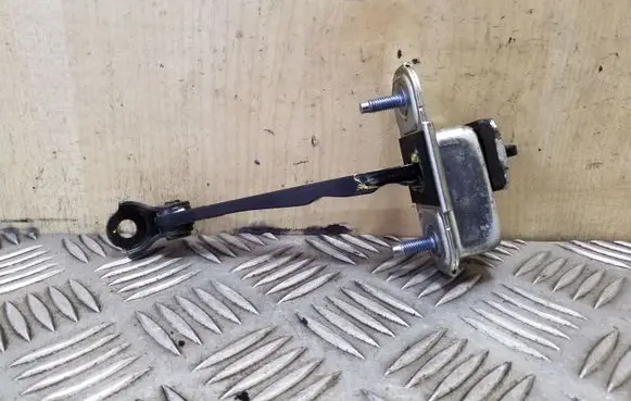 Hyundai i40 Front door check strap stopper