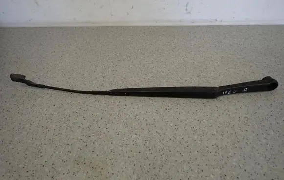 Hyundai ix20 Front wiper blade arm