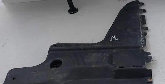 Volkswagen PASSAT B8 Rear underbody cover/under tray 3Q0825101A