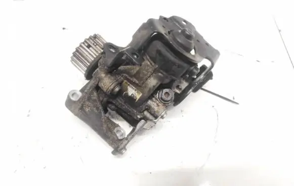 Renault Kangoo II Fuel injection high pressure pump 0445010704 167007358R