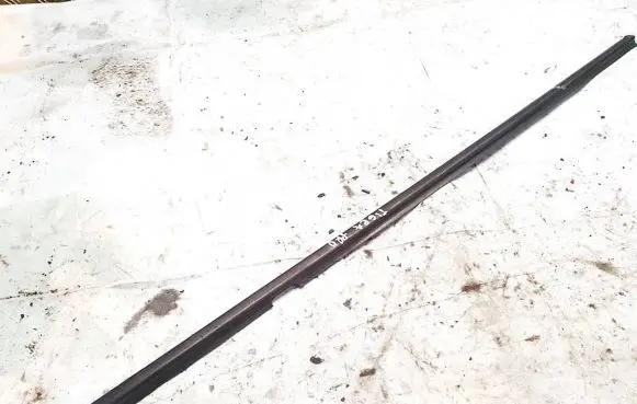 Opel Tigra A Front door glass trim molding 