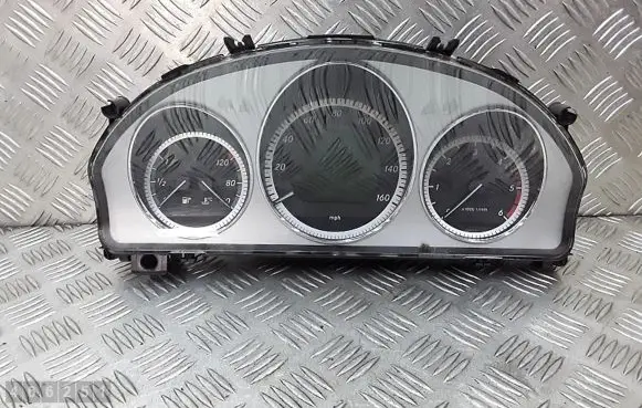 Mercedes-Benz C W204 Speedometer (instrument cluster) a2c53369459