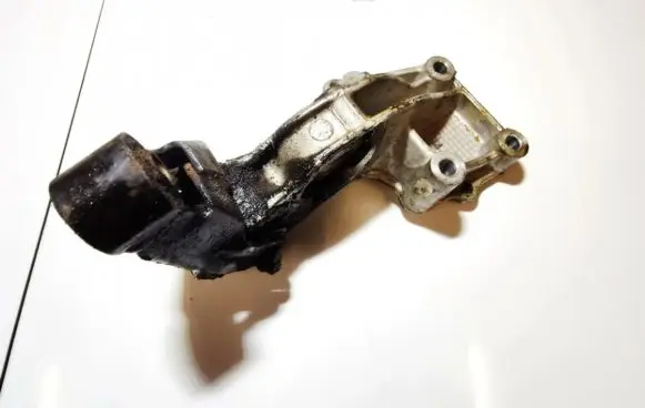 Citroen Xsara Engine mount bracket