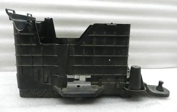 Volkswagen Golf V Battery box tray 1K0915333