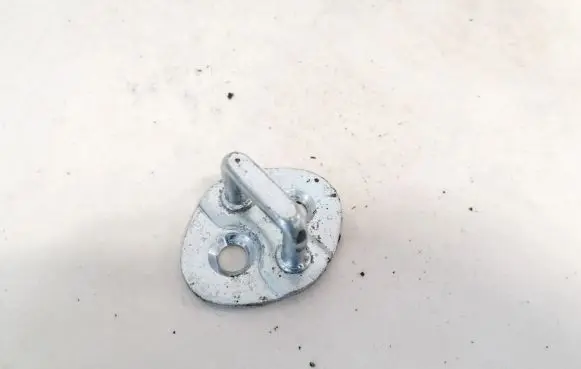 KIA Sportage Front door lock loop/hook striker 