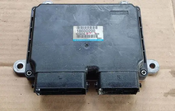Mitsubishi Outlander Engine control unit/module 1860D200 E6T80790 8828