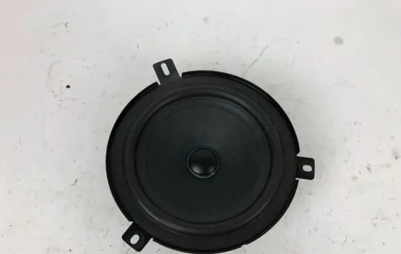 Maserati Levante Front door speaker 06700372880 8941038701A