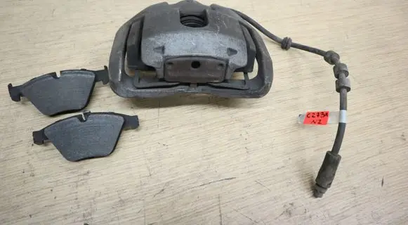 BMW 5 E60 E61 Front brake caliper 6030324