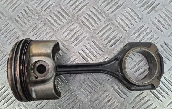 Mercedes-Benz C W204 Piston with connecting rod M272