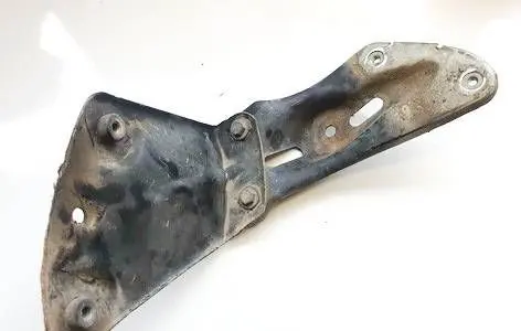 Skoda Yeti (5L) Fender mounting bracket 5l0821141