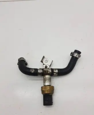 Infiniti Q30 Fuel pressure sensor A6450700081 L25656AB