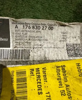 Mercedes-Benz A W176 Quarter panel pressure vent A1768302700