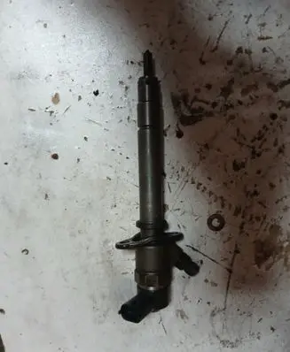 Fuel injector